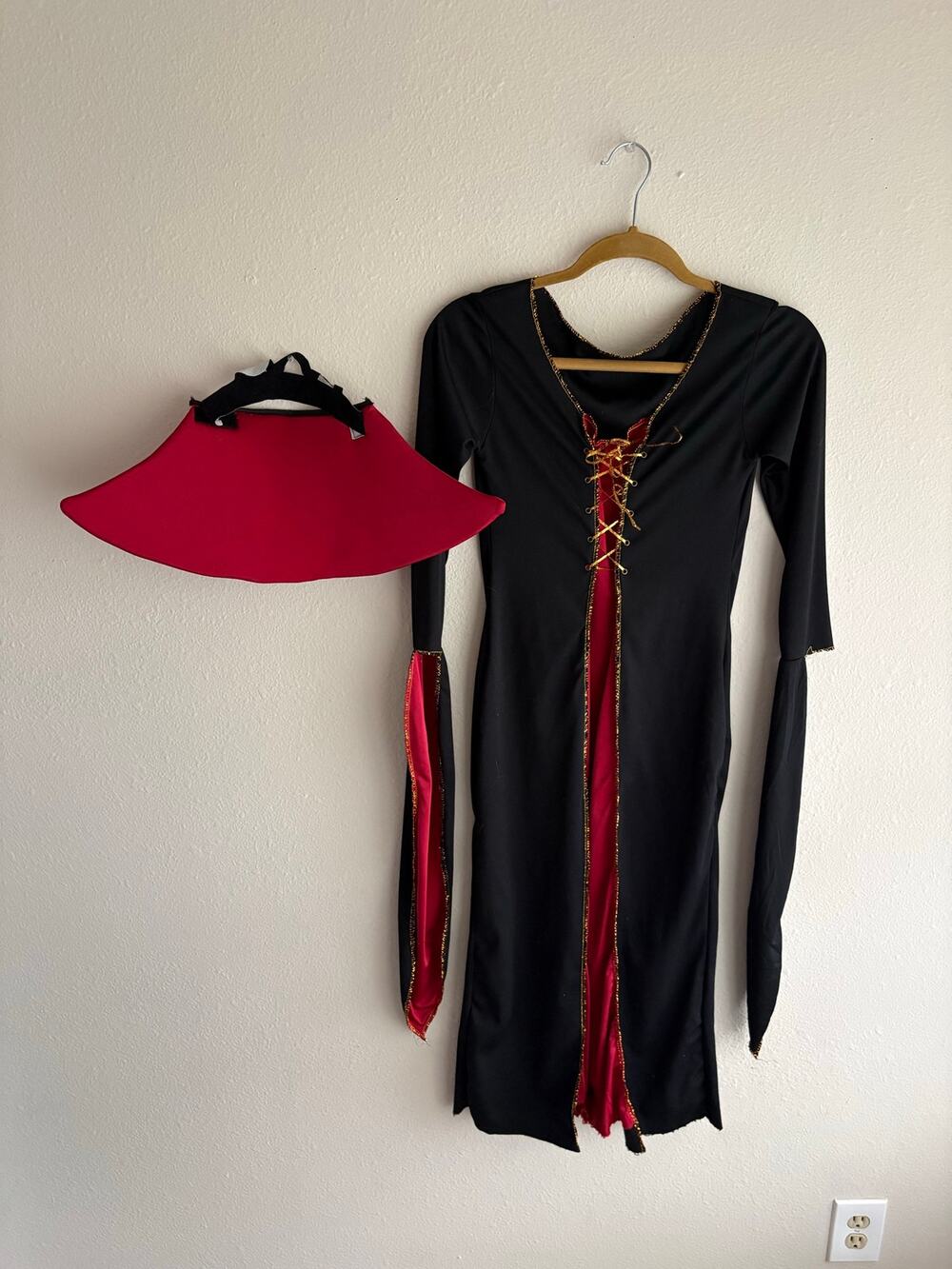 Kids Vampire Princess Halloween Costume Gold y2k dracula trick or treat spooky